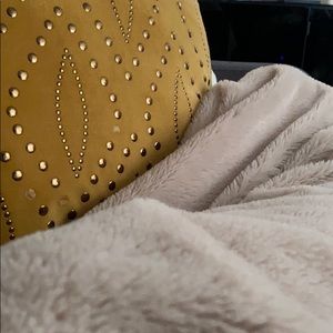 Meet your Posher, Gretel